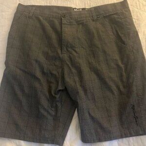 Maui and Sons Mens size 38 Plaid Striped Grey Black Board Shorts Polyester